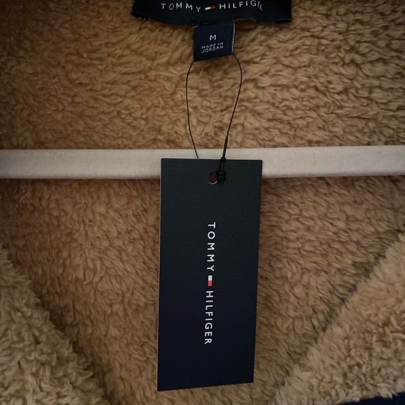 🆕 Tommy Hilfiger Faux Fur Vest size M - Picture 6 of 6